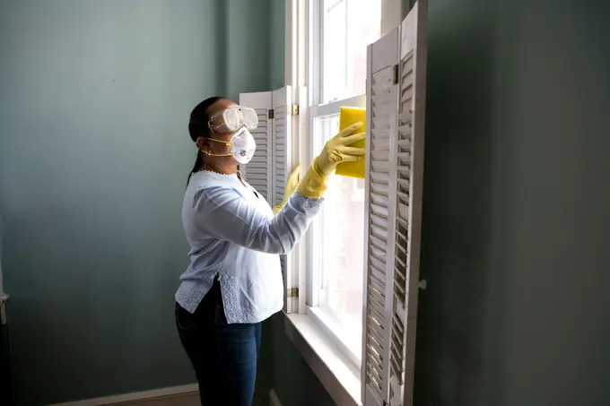 Common Missteps When Cleaning Glass without Harsh Chemicals