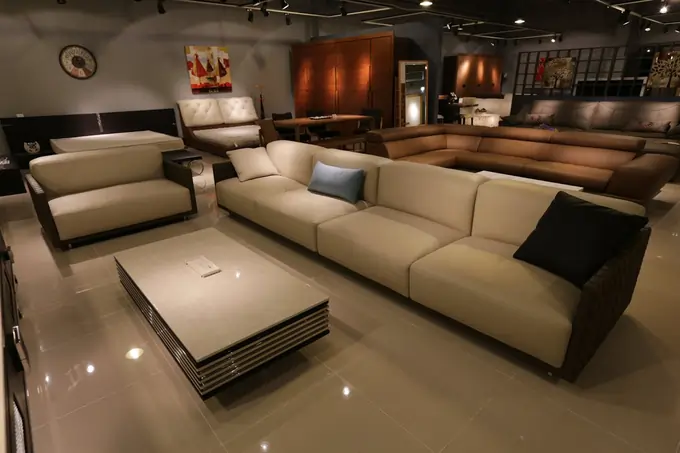 Breakdown of the main living spaces, including the living room, kitchen, and bedrooms
