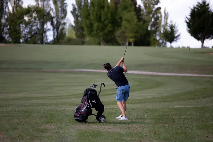 What Amenities Are Available at Bryson Dechambeau's Albany Golf Course Home