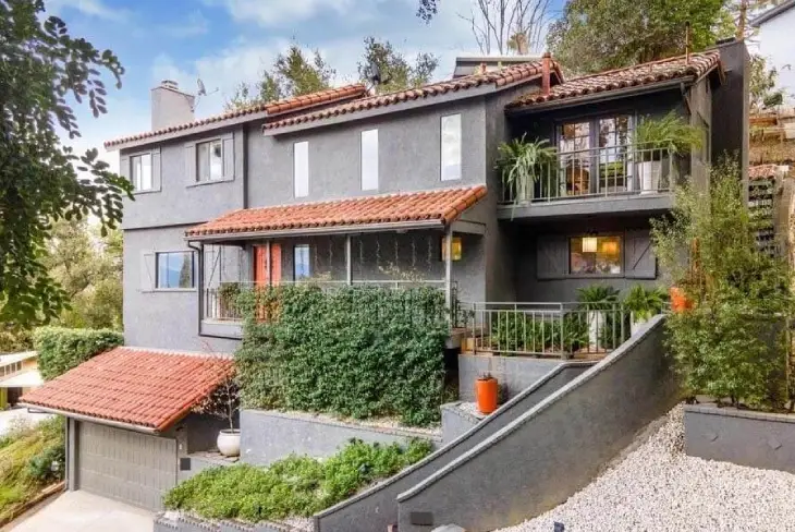 A beautiful view of the Jennette McCurdy house showcasing its modern design and luxury amenities in Los Angeles.